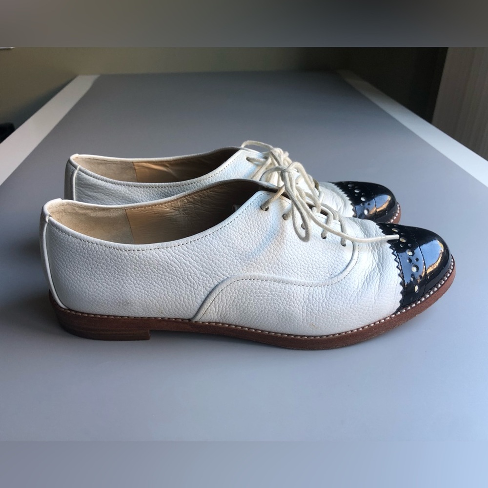 Kate Spade White & Black leather Oxfords Women's Size: 8M - Picture 2 of 14